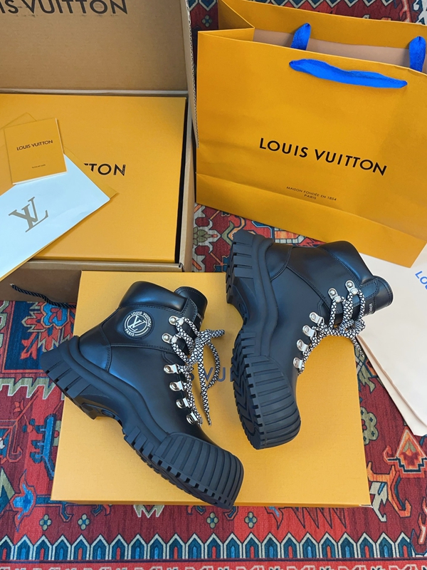 ルイヴィトン靴側面デザイン